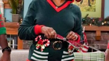Christmas Hoodie (Tichina Arnold) in The Neighborhood