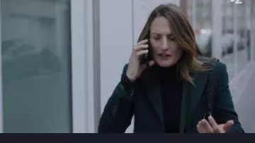 Manteau vert de Andréa Martel (Camille Cottin) dans Dix Pour Cent (S04)
