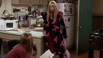 Manteau portée par Phoebe Buffay (Lisa Kudrow) dans Friends (S08E08)