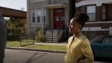 Veste en velours étoile jaune de Veronica Fisher (Shanola Hampton) dans Shameless (S10E07)