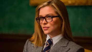 Gray Checked Suit of Roxy (Sophie Cookson) in Kingsman: The Secret Service