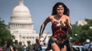 Chaleco de cuero multicolor de Diana Prince / Wonder Woman (Gal Gadot) en Wonder Woman 1984