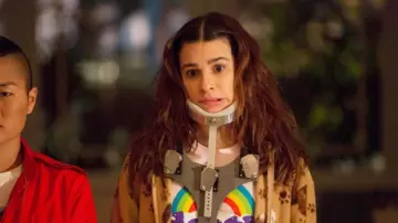 Tee shirt portée par Hester Ulrich (Lea Michele) dans Scream Queens (S01E01)