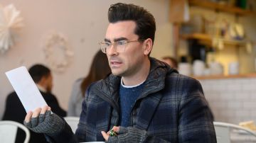 Garrett Leight Getty C Eyeglasses in Beige Crystal worn by John (Daniel Levy) in Happiest Season TV series