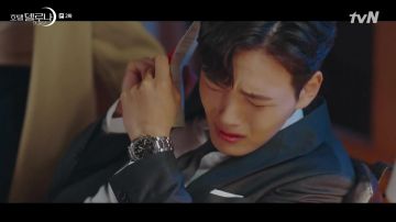 TAG HEUER LINK de Goo Chan Seong (Yeo Jin-goo) dans Hotel Del Luna (S01E02)