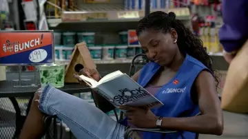 Livre de Tara Thornton (Rutina Wesley) dans la série True Blood (S01E01)