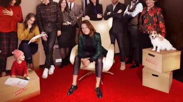 Chaqueta a cuadros verde de Andréa Martel (Camille Cottin) en Dix Pour Cent (S04E05)