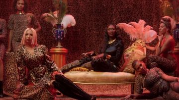 The long combination of black leopard tights of Aya Nakamura in her video clip 40%