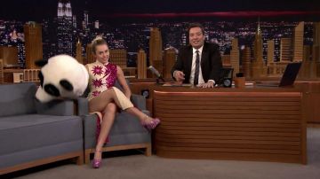 Chaussures portée par Miley Cyrus dans The Tonight Show Starring Jimmy Fallon