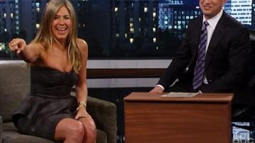 Robe portée par Jennifer Aniston dans l'émission Jimmy Kimmel Live