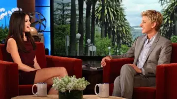 Robe portée par Selena Gomez dans l'émission The Ellen DeGeneres Show