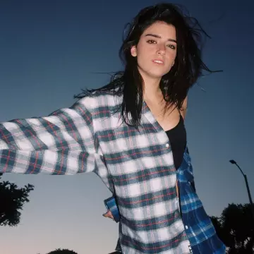 La chemise à carreaux portée par Dixie D’Amelio sur son compte Instagram @dixiedamelio