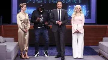Chaussures portée par Scarlett Johansson dans l'émission The Tonight Show Starring Jimmy Fallon