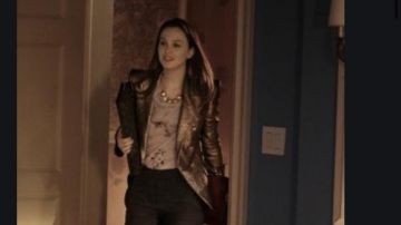El blazer de sastre dorado de Balmain usado por Blair Waldorf (Leighton Meester) en la serie Gossip Girl (Temporada 4 Episodio 15)