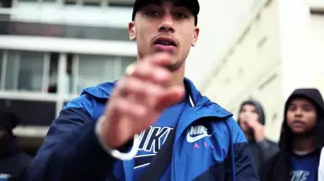 Veste bleu nike air de Maes dans MAES- Zemel- street clip by obeurnoir