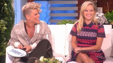 Robe portée par Reese Witherspoon dans l'émission The Ellen DeGeneres Show