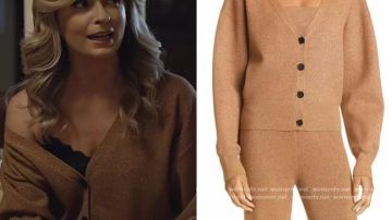 Le gilet marron A.L.C. porté par Amy Quinn (Lindsey Gort) dans la série All Rise