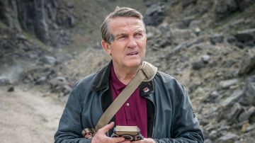 Badge Vintage West Ham Pin de Graham O'Brien (Bradley Walsh) dans Doctor Who (S11E10)