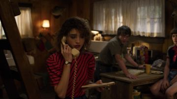 Camiseta a rayas de Nancy Wheeler (Natalia Dyer) en Stranger Things (S03E06)