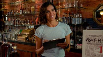 Blue T-Shirt of Kensi Blye (Daniela Ruah) in NCIS: Los Angeles (S12E03)