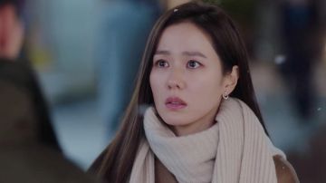 Pendientes de Yoon Se-ri (Son Ye-jin) en Crash Landing on You (S01)