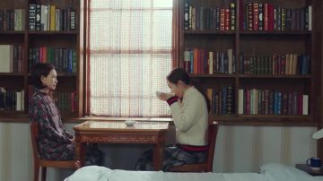 Cardigan de Yoon Se-ri (Son Ye-jin) en Crash Landing on You (S01E08)