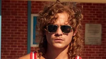 Stranger Things Billy Hargrove sunglasses of Billy Hargrove (Dacre Montgomery) in Stranger Things (S03)