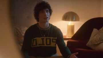Green Crewneck Sweater worn by Valerio Montesinos (Jorge López) in Elite (S02E06)