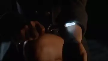 Shadowhunter Stele di Isabelle Lightwood The Mortal Instruments de Isabelle Lightwood (Emeraude Toubia) dans Shadowhunters : The Mortal Instruments (S01E01)