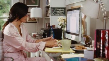 Gafas de sol de Gale Weathers-Riley (Courteney Cox) en Scream 4