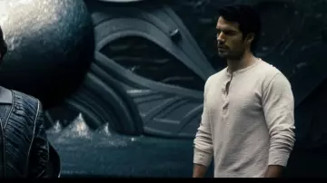 Henley Shirt of Clark Kent / Kal-El (Henry Cavill) in Man of Steel