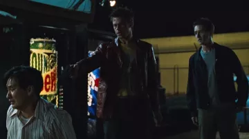 Veste Harrington noire portée par le Narrateur (Edward Norton) dans le film Fight Club