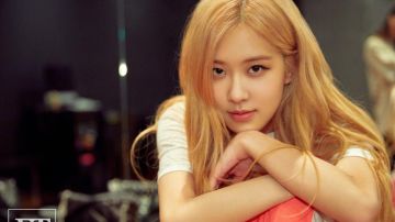 T-Shirt that Rosé wore in BLACKPINK: Light Up the Sky