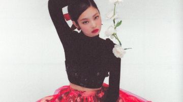 Sequined top that Jennie Kim wore in BLACKPINK 2021 Season's Greetings