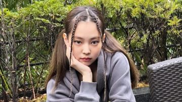 Sudadera con capucha usada por Jennie Kim en su publicación de Instagram