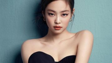 Top de tubo que Jennie Kim usó en la publicación de Instagram de Hera Beauty