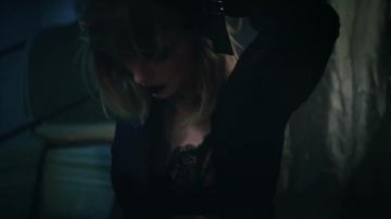 The bra worn by Taylor Swift in her video clip I Don&#39;t Wanna Live Forever with Zayn
