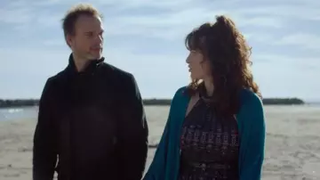 Long blue cardigan worn by Iris in Tomorrow belongs to us (Episode 840)