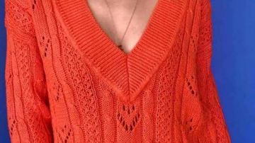 Orange Jumper worn by Elle Evans (Joey King) as seen in The Kissing Booth 2 movie outfits