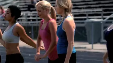 Débardeur portée par Rebekah Mikaelson (Claire Holt) dans Vampire Diaries (S03E06)