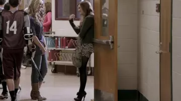 Chaussures portée par Lydia Martin (Holland Roden) dans la série Teen Wolf (S01E08)