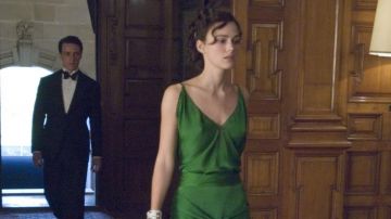 Atuendos de Expiación: Keira Knightley usa un vestido verde satinado para interpretar a Cecilia Tallis en la película