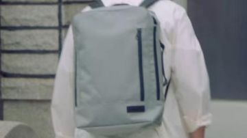 Backpack (Nam Joo-hyuk) in Start Up (S01E09)