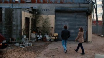 Blue Jean de Jonathan Byers (Charlie Heaton) dans Stranger Things (S02E06)