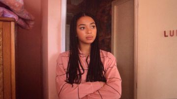 Pink Long-Sleeved Polo Shirt worn by Luisa Manjimbe (Manon Bresch) as seen in Mortel (Season 1 Episode 2)