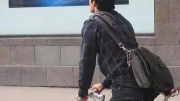 Bag of Clark Kent / Kal-El (Henry Cavill) in Man of Steel