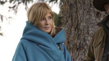Mezcla de lana Kelly Reilly Blanket Yellowstone Temporada 3 Blue Beth Dutton Abrigo usado por Beth Dutton (Kelly Reilly) en Yellowstone (S01E01)