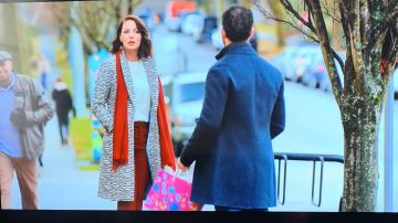 El abrigo Zebra Smythe usado por Tully Hart (Katherine Heigl) en la serie Always There for You (Temporada 1 Episodio 8) - Firefly Lane