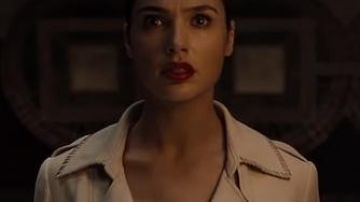 White trench Coat worn by Diana Prince (Gal Gadot) in Zack Snyder's Justice League movie outfits
