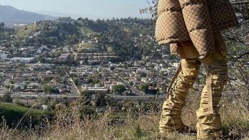 Botas globo de nylon con adornos en cuero Zimlee Por Isabel Marant usadas por Billie Eilish en marzo de 2021 en su cuenta de Instagram